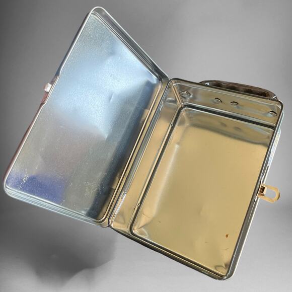 Vintage We Can Do It Women in the War Tin Lunch Pail America World War 1999 WWII - Picture 12 of 13